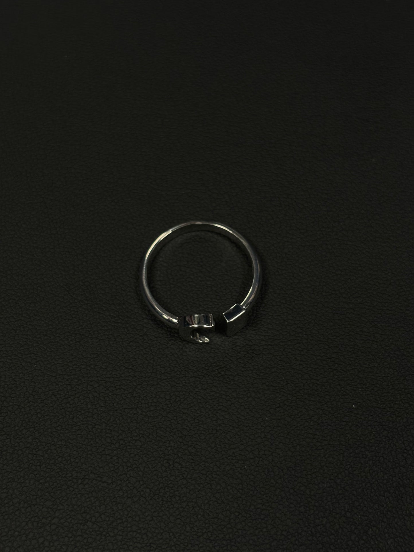 Chhin Rectangle Ring