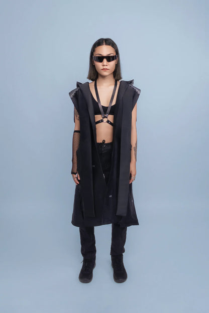 Cape Shadow sans manches noire en soie cambodgienne