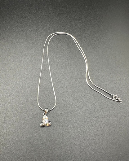 Pendentif et Collier I.Rumdoul White Stone